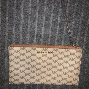 MK MICHAEL KORS WALLET WRISTLET CLUTCH